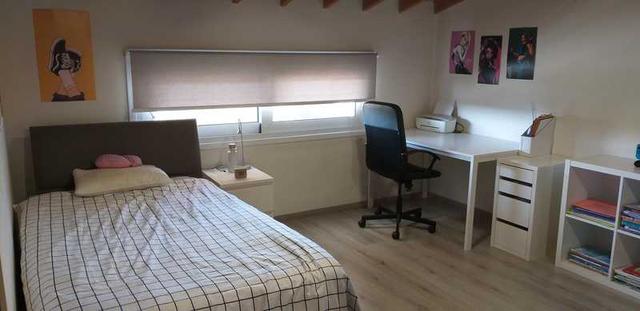 A beautiful spacious master bedroom with a small living room available for long: https://www.bazaraki.com/adv/5790929_a-beautiful-spacious-master-bedroom-with-a-small-living-room-available-for-long (www.bazaraki.com)