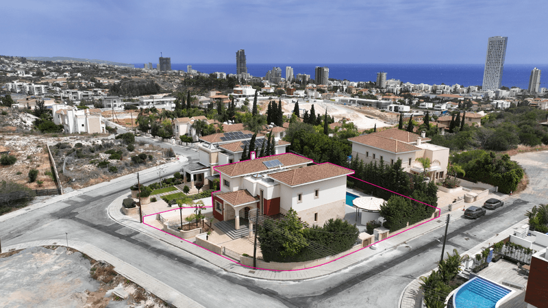 5-bedroom detached house for sale: https://www.bazaraki.com/adv/5798576_5-bedroom-detached-house-for-sale (www.bazaraki.com)