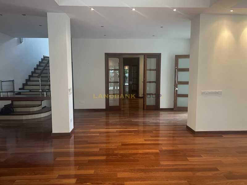 5-bedroom detached house for sale: https://www.bazaraki.com/adv/5790572_5-bedroom-detached-house-for-sale (www.bazaraki.com)