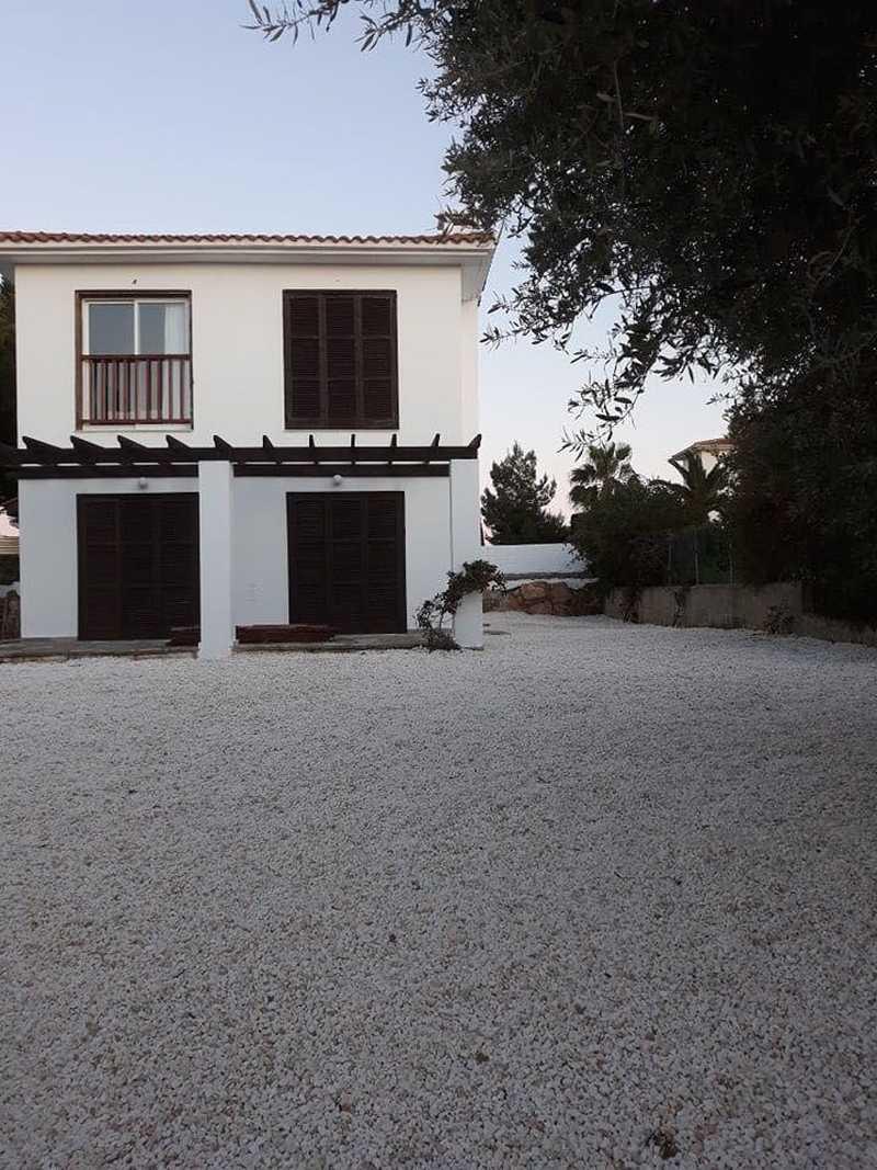 3-bedroom detached house to rent: https://www.bazaraki.com/adv/5791440_3-bedroom-detached-house-to-rent (www.bazaraki.com)