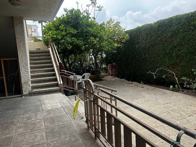 6-bedroom detached house for sale: https://www.bazaraki.com/adv/5797387_6-bedroom-detached-house-for-sale (www.bazaraki.com)