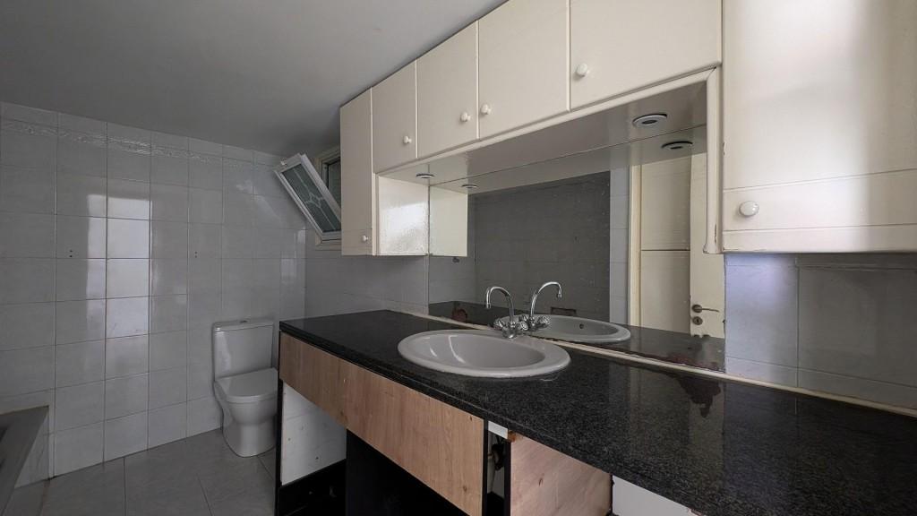 Residential Building 362 SQM For Sale: https://www.zyprus.com/property/39148/9-bedrooms-building-residential-building-in-kaimakli-nicosia (www.zyprus.com)