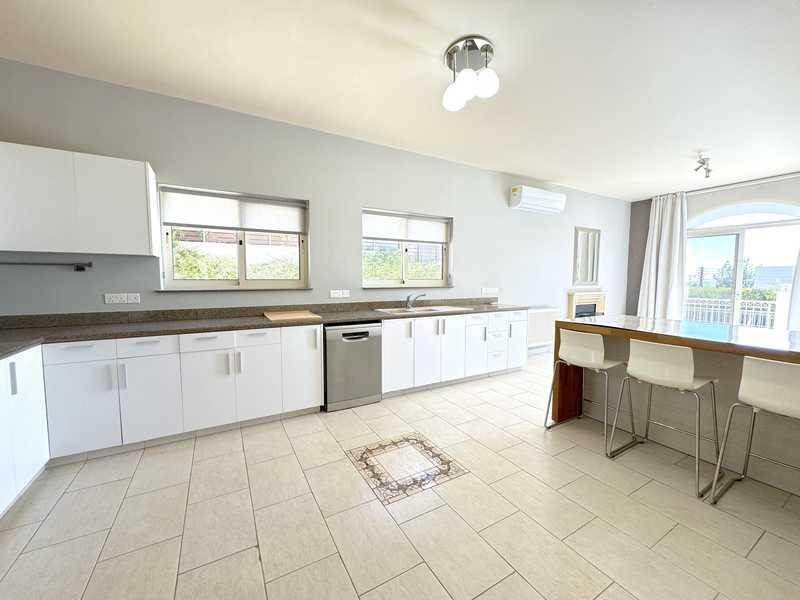 5-bedroom villa to rent: https://www.bazaraki.com/adv/5787703_5-bedroom-villa-to-rent (www.bazaraki.com)