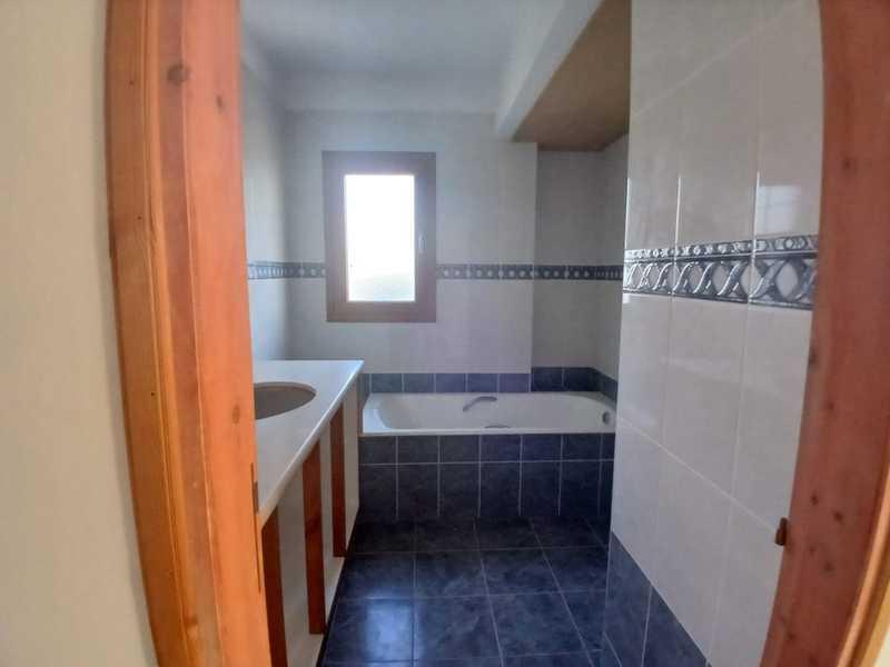 5-bedroom villa for sale: https://www.bazaraki.com/adv/5789297_5-bedroom-villa-for-sale (www.bazaraki.com)