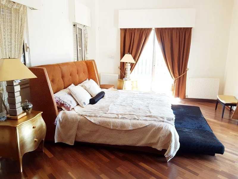 7-bedroom villa for sale: https://www.bazaraki.com/adv/5792380_7-bedroom-villa-for-sale (www.bazaraki.com)