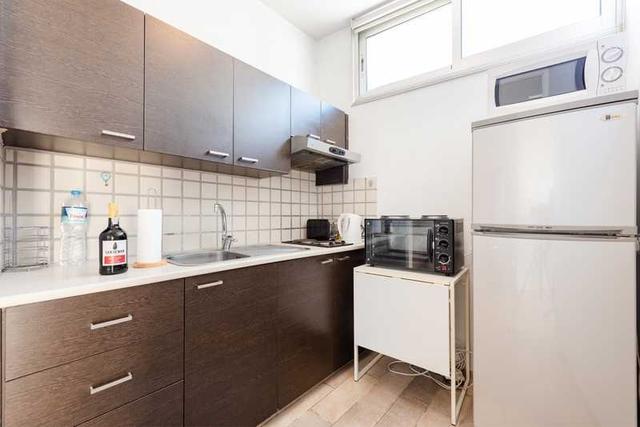 Very spacious studio flat in center limassol: https://www.bazaraki.com/adv/5766191_very-spacious-studio-flat-in-center-limassol (www.bazaraki.com)