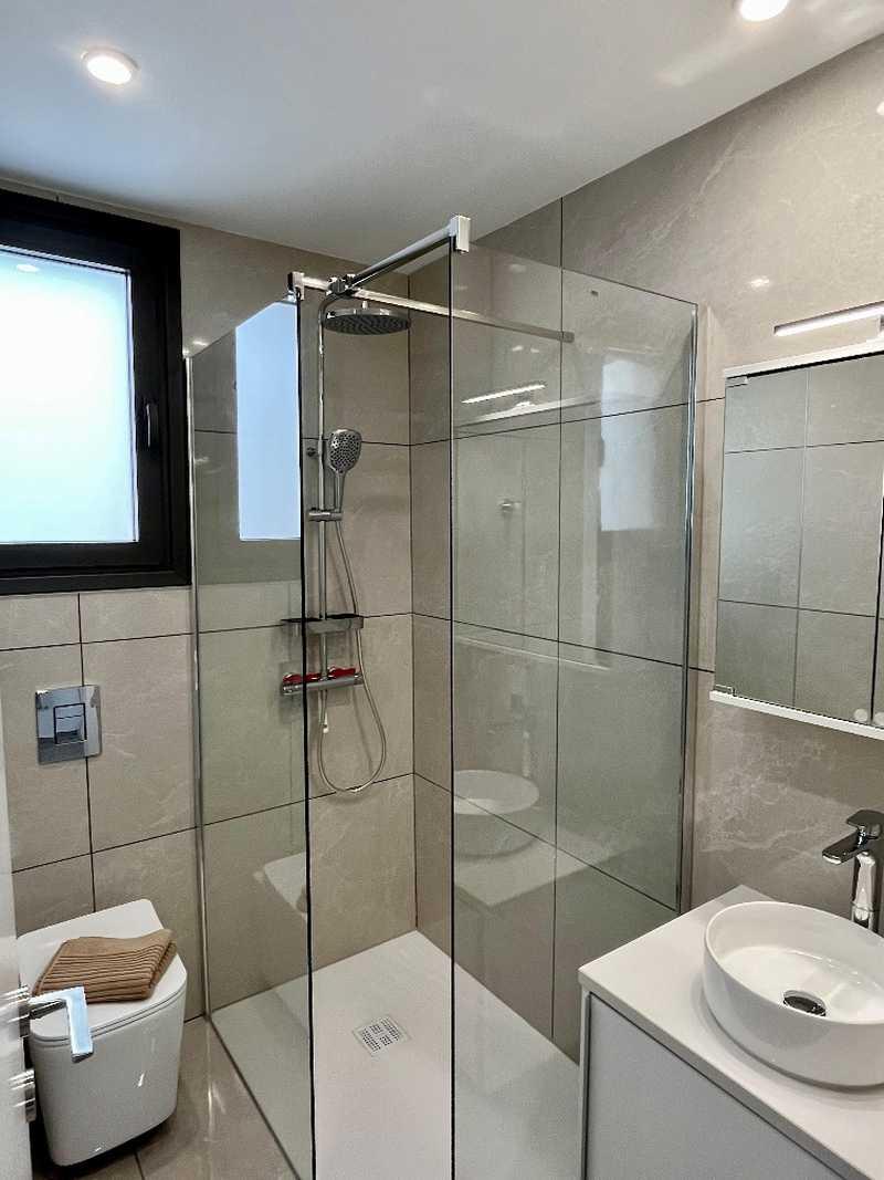 3-bedroom penthouse to rent: https://www.bazaraki.com/adv/5794730_3-bedroom-penthouse-to-rent (www.bazaraki.com)