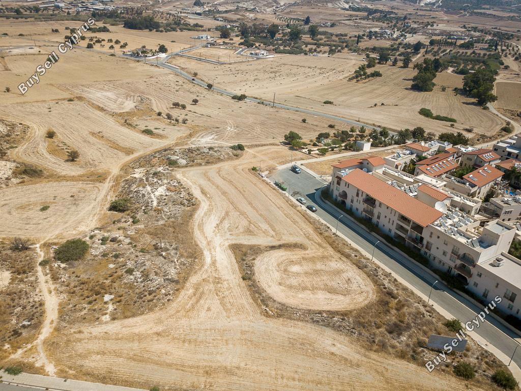 1,403 SQM Residential Plot for sale in Oroklini, Larnaca: https://www.buysellcyprus.com/property-for-sale/larnaca/oroklini/plot-for-sale-oroklini-larnaca-1800864.html (www.buysellcyprus.com)