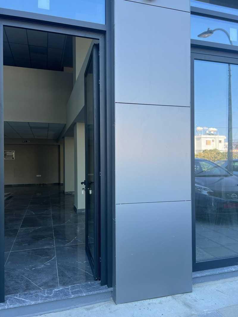 Luxury office available for rent.commercial bulding open space office: https://www.bazaraki.com/adv/5794597_luxury-office-available-for-rent-open-space-of-550sqm-modern-industrial-buildin (www.bazaraki.com)