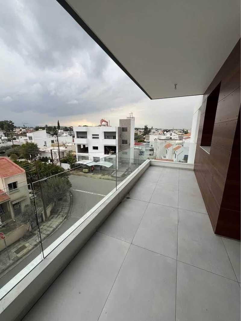 2-bedroom penthouse to rent: https://www.bazaraki.com/adv/5793795_2-bedroom-penthouse-to-rent (www.bazaraki.com)