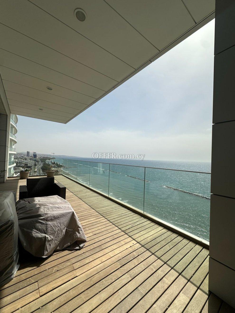 Apartment (Penthouse) in Neapoli, Limassol for Sale: https://www.offer.com.cy/en/apartment-penthouse-in-neapoli-limassol-for-sale/21-816375/ (www.offer.com.cy)