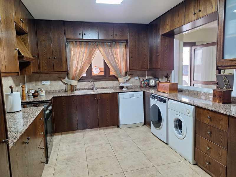 3-bedroom detached house to rent: https://www.bazaraki.com/adv/5786700_3-bedroom-detached-house-to-rent (www.bazaraki.com)