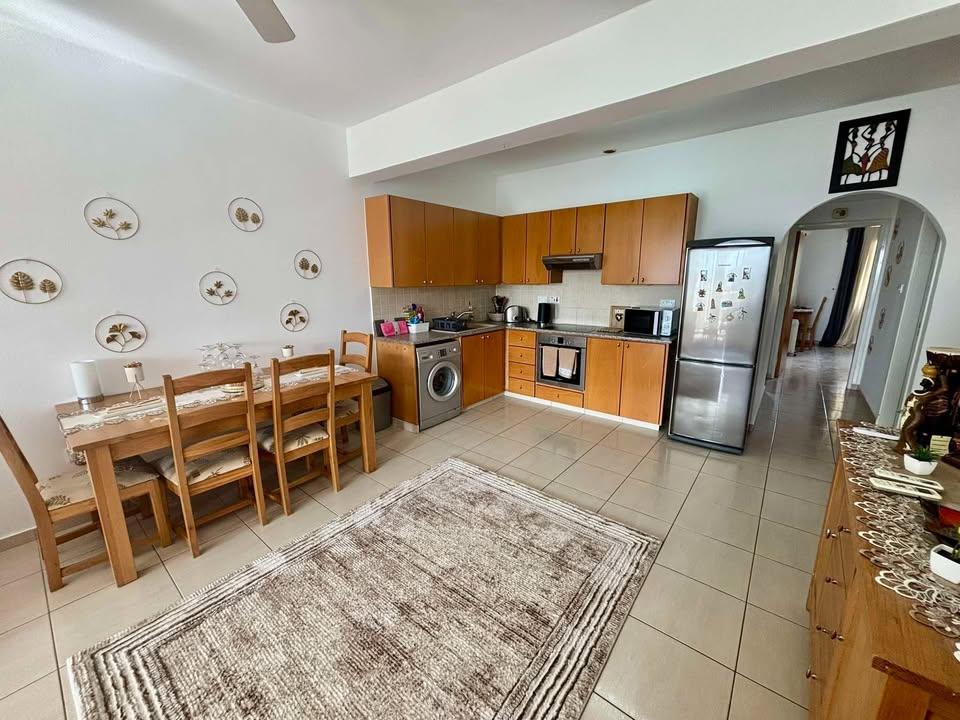 2 beds 2 baths Flat/apartment: https://www.facebook.com/marketplace/item/1377221256656155 (www.facebook.com)
