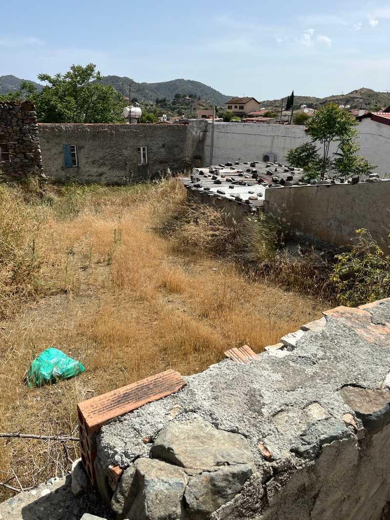 Residential land 379 m²: https://www.bazaraki.com/adv/5793667_residential-land-379-m2 (www.bazaraki.com)