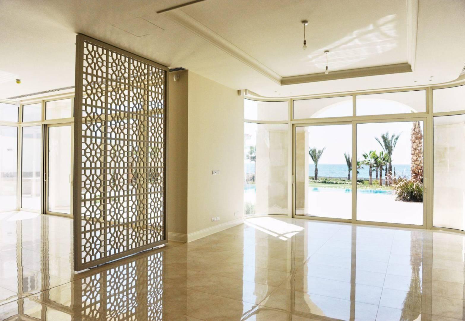 New 7-bedroom villa in Larnaca № 153410: https://dom.com.cy/en/catalog/sale/153410/ (dom.com.cy)