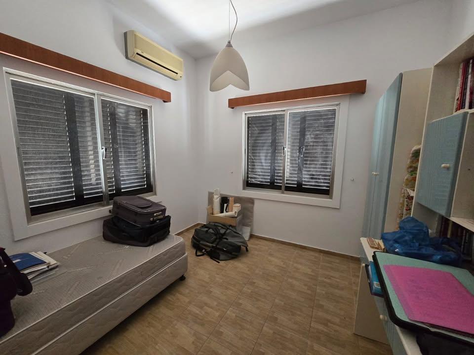 3 Beds 2 Baths House: https://www.facebook.com/marketplace/item/1225569052623149 (www.facebook.com)