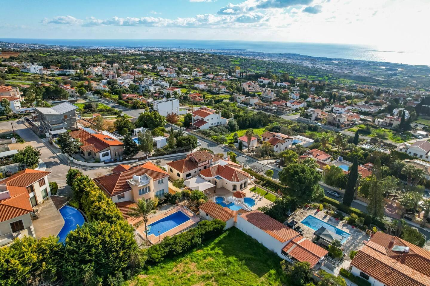 5-bedroom apartment in Paphos №152852: https://dom.com.cy/en/catalog/rent/152852/ (dom.com.cy)