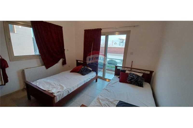 3-bedroom villa for sale: https://www.bazaraki.com/adv/5797862_3-bedroom-villa-for-sale (www.bazaraki.com)
