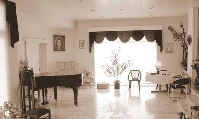 8-bedroom villa for sale: https://www.bazaraki.com/adv/5792577_prestige-property-in-strovolos-sale-rent-or-exchange-options-available (www.bazaraki.com)