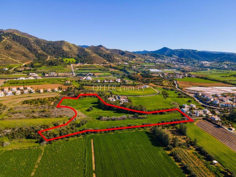 Shared tourist field in Argaka Paphos: https://www.offer.com.cy/en/shared-tourist-field-in-argaka-paphos/21-768888/ (www.offer.com.cy)