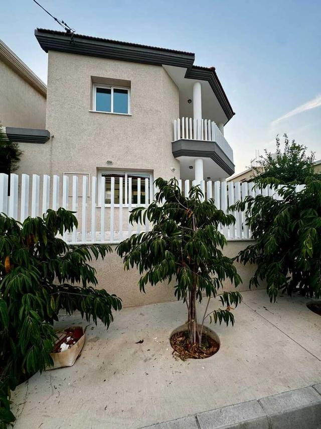  4-bedroom semi-detached to rent: https://www.bazaraki.com/adv/5796131_4-bedroom-semi-detached-to-rent (www.bazaraki.com)