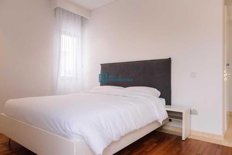 4-bedroom villa for sale: https://www.bazaraki.com/adv/5790827_4-bedroom-villa-for-sale (www.bazaraki.com)