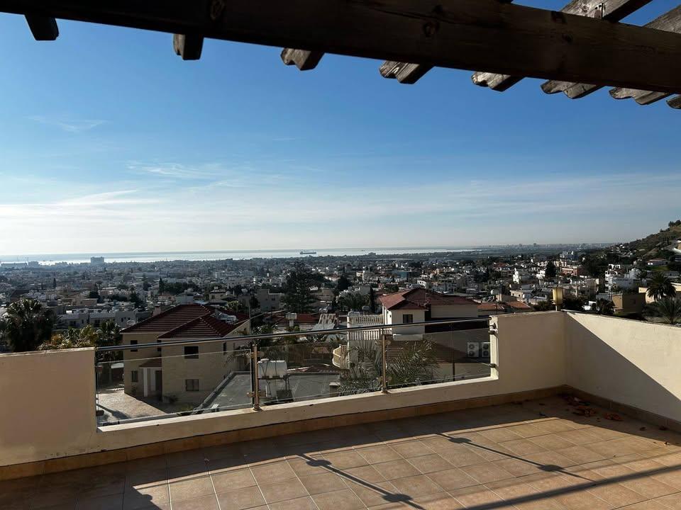 2 bedroom penthouse for sale in Oroklini panoramic view: https://www.facebook.com/marketplace/item/9903371776385449 (www.facebook.com)