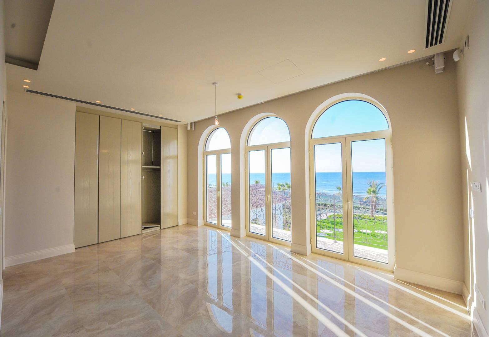 New 5-bedroom villa in Larnaca № 153379: https://dom.com.cy/en/catalog/sale/153379/ (dom.com.cy)