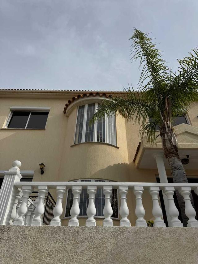 4-bedroom villa to rent: https://www.bazaraki.com/adv/5793338_4-bedroom-villa-to-rent (www.bazaraki.com)