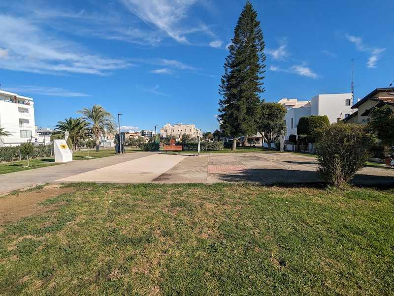 3-bedroom apartment for sale: https://www.bazaraki.com/adv/5794609_3-bedroom-apartment-for-sale (www.bazaraki.com)