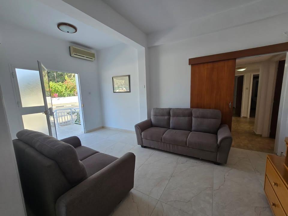 3 Beds 2 Baths House: https://www.facebook.com/marketplace/item/1225569052623149 (www.facebook.com)