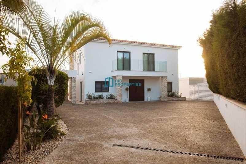 4-bedroom villa for sale: https://www.bazaraki.com/adv/5790827_4-bedroom-villa-for-sale (www.bazaraki.com)