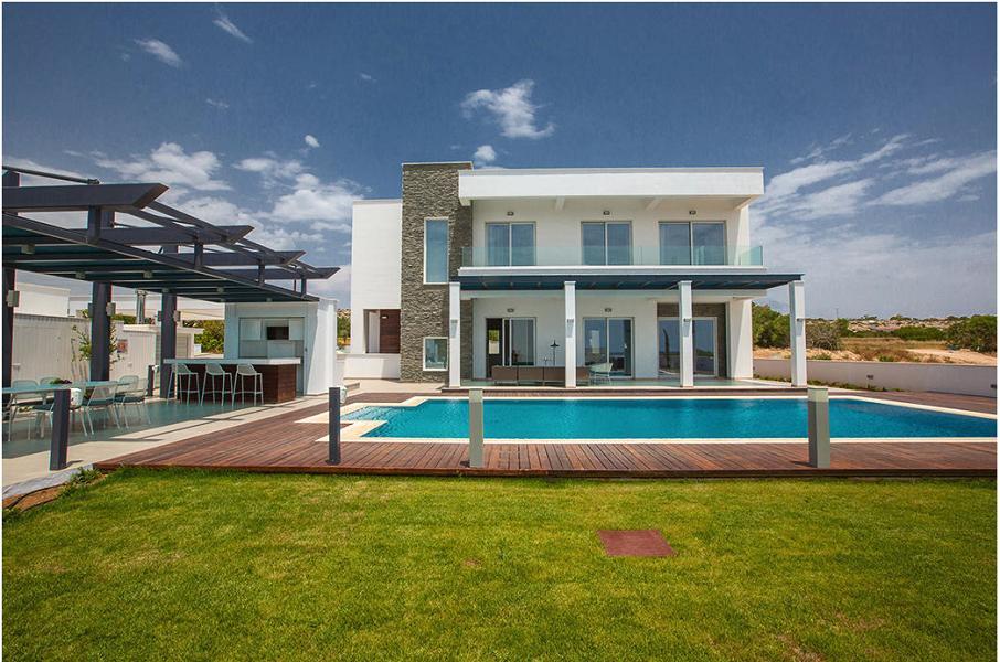 New 5-bedroom villa in Famagusta № 152048: https://dom.com.cy/en/catalog/sale/152048/ (dom.com.cy)