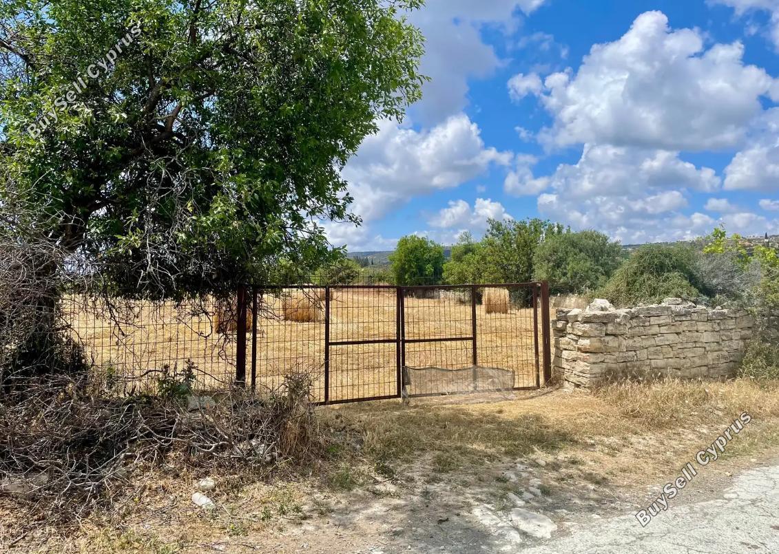 10,703 SQM Residential Land for sale in Anogyra, Limassol: https://www.buysellcyprus.com/property-for-sale/limassol/anogyra/land-for-sale-anogyra-limassol-1802151.html (www.buysellcyprus.com)