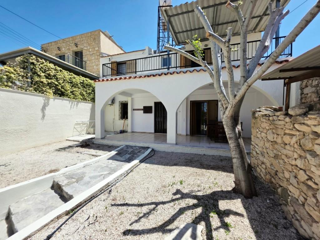 2 Bedroom Townhouse For Rent: https://www.zyprus.com/property/39347/2-bedrooms-house-townhouse-in-agia-marinouda-paphos (www.zyprus.com)