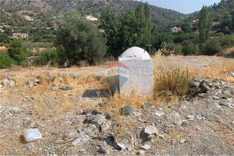 Residential land 1339 m²: https://www.bazaraki.com/adv/5798159_residential-land-1339-m2 (www.bazaraki.com)