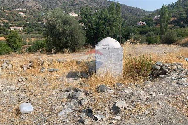 Residential land 1339 m²: https://www.bazaraki.com/adv/5798159_residential-land-1339-m2 (www.bazaraki.com)