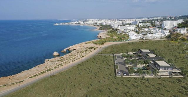 New 5-bedroom villa in Famagusta № 154059: https://dom.com.cy/en/catalog/sale/154059/ (dom.com.cy)