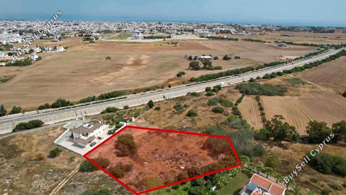 3,165 SQM Agricultural Land for sale in Paralimni, Famagusta: https://www.buysellcyprus.com/property-for-sale/famagusta/paralimni/land-for-sale-paralimni-famagusta-1800642.html (www.buysellcyprus.com)