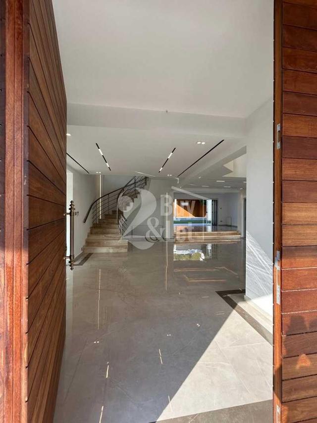 5-bedroom villa for sale: https://www.bazaraki.com/adv/5791125_5-bedroom-villa-for-sale (www.bazaraki.com)