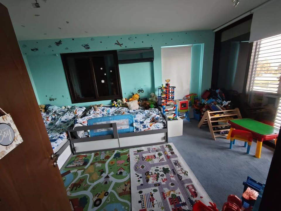 3 Bedroom Penthouse: https://www.facebook.com/marketplace/item/9767873843293947 (www.facebook.com)