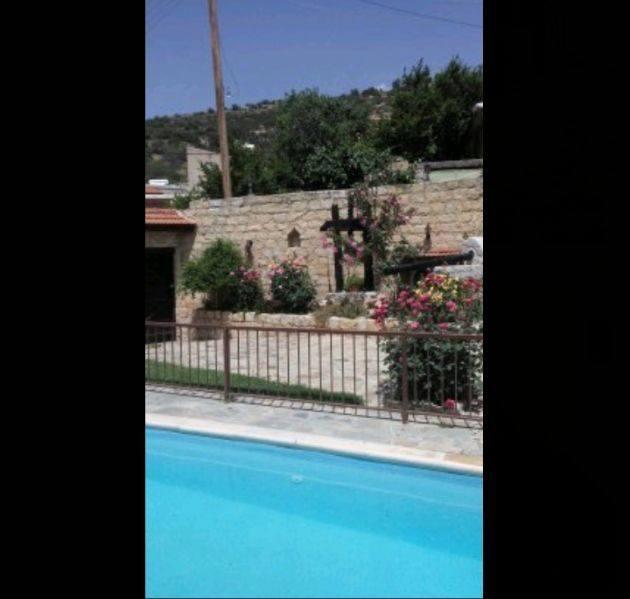 2 House For Sale or Rent: https://www.facebook.com/marketplace/item/682458881202454 (www.facebook.com)