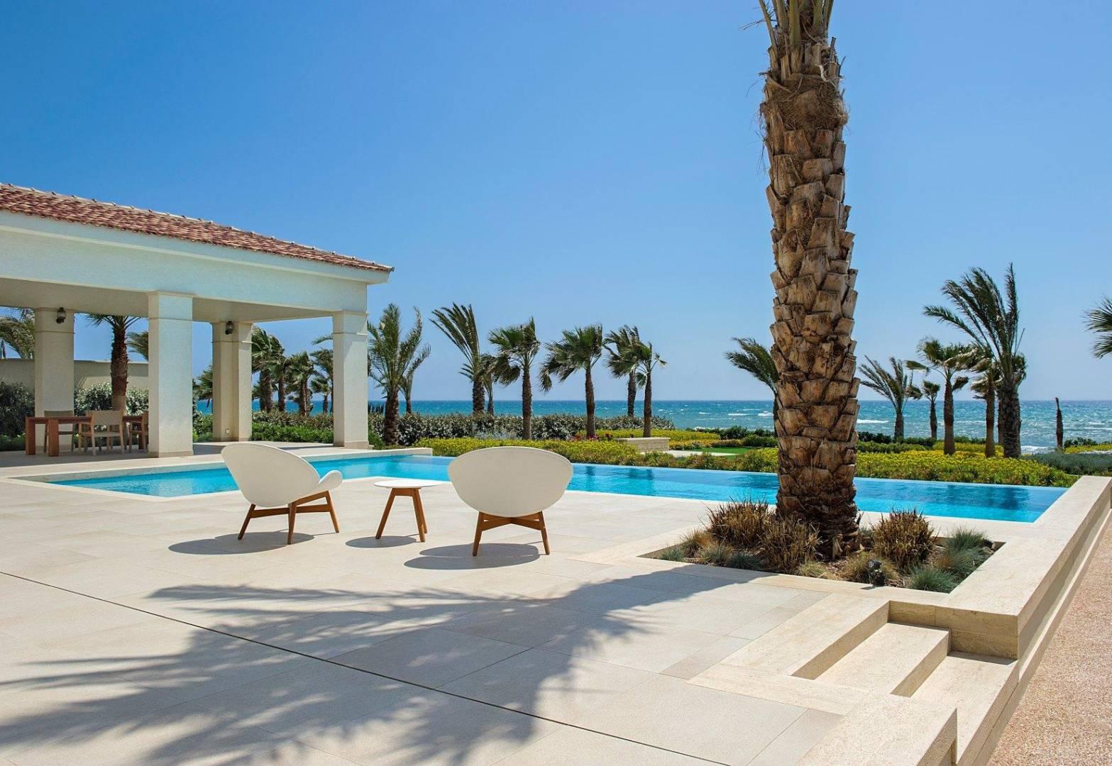 New 6-bedroom villa in Larnaca № 153391: https://dom.com.cy/en/catalog/sale/153391/ (dom.com.cy)