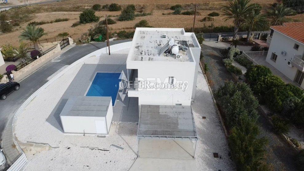 Villa For Sale in Peyia - Sea Caves, Paphos - DP4743: https://www.offer.com.cy/en/villa-for-sale-in-peyia-sea-caves-paphos-dp4743/21-813381/ (www.offer.com.cy)