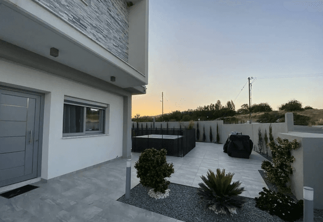 3-bedroom detached house to rent: https://www.bazaraki.com/adv/5787945_3-bedroom-detached-house-to-rent (www.bazaraki.com)