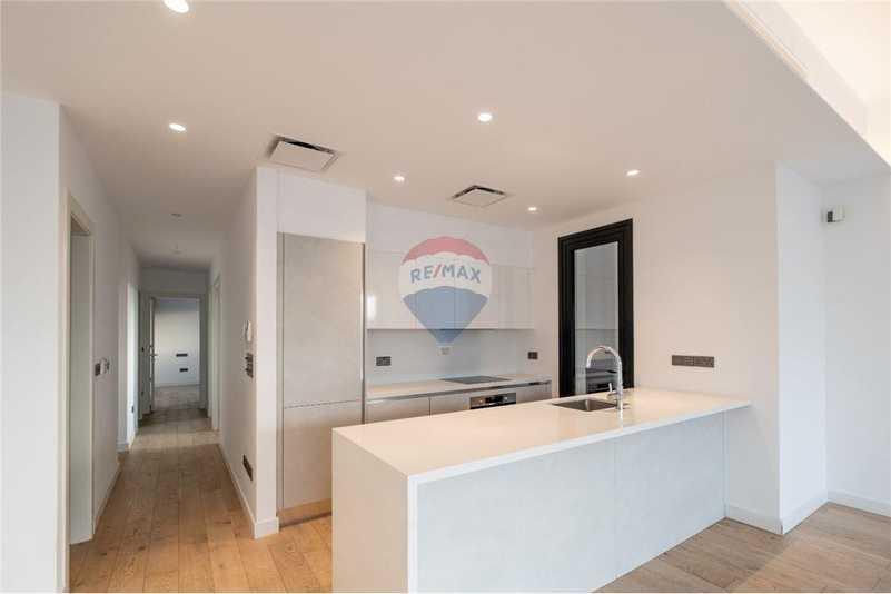 3-bedroom penthouse for sale: https://www.bazaraki.com/adv/5798073_3-bedroom-penthouse-for-sale (www.bazaraki.com)