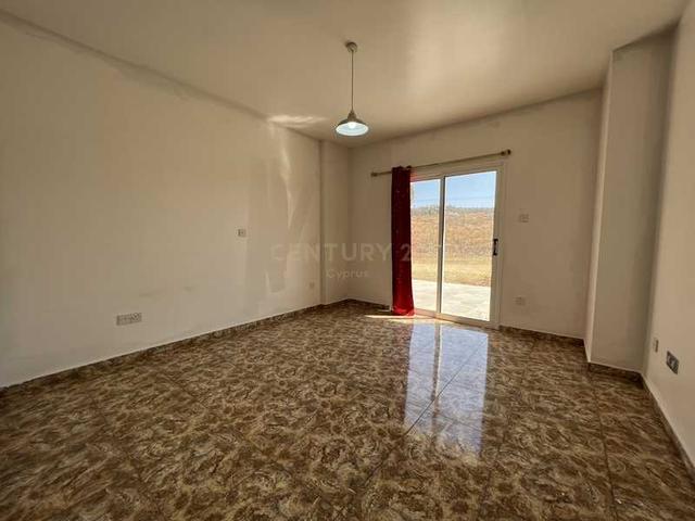 Bungalow in monagroulli, 170 sq.m.: https://www.bazaraki.com/adv/5793280_bungalow-in-monagroulli-170-sq-m (www.bazaraki.com)