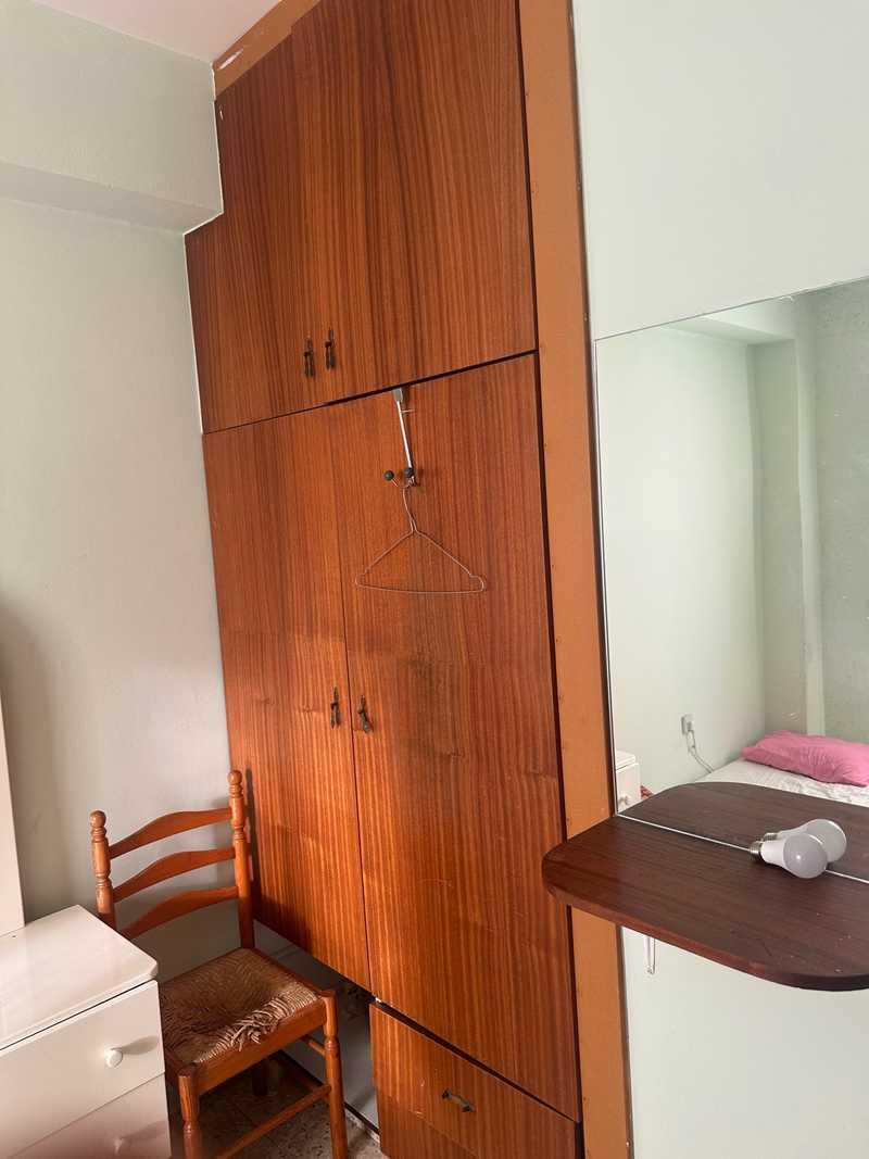 Room: https://www.bazaraki.com/adv/5791687_room-for-rent (www.bazaraki.com)