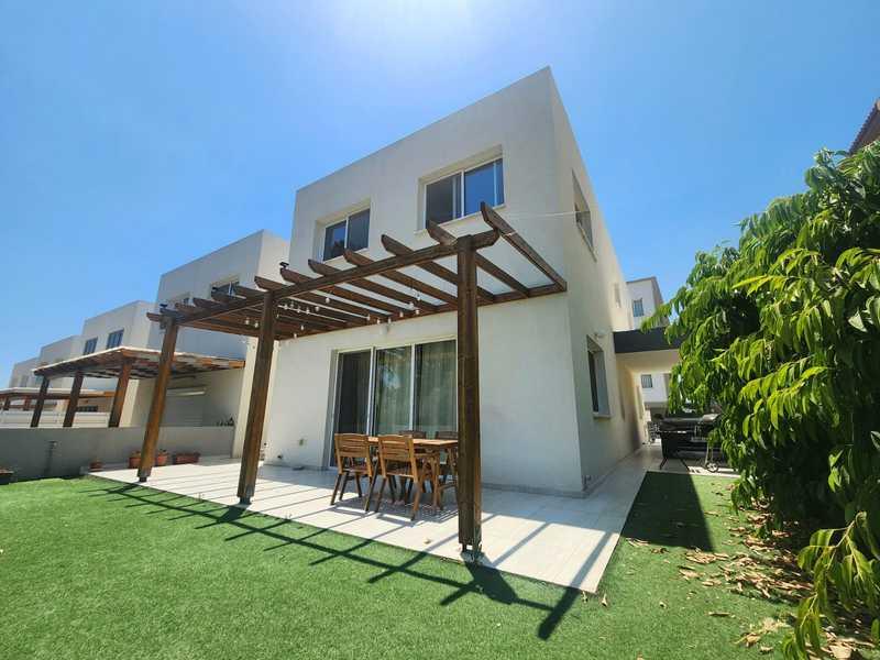3-bedroom detached house to rent: https://www.bazaraki.com/adv/5796686_3-bedroom-detached-house-to-rent (www.bazaraki.com)