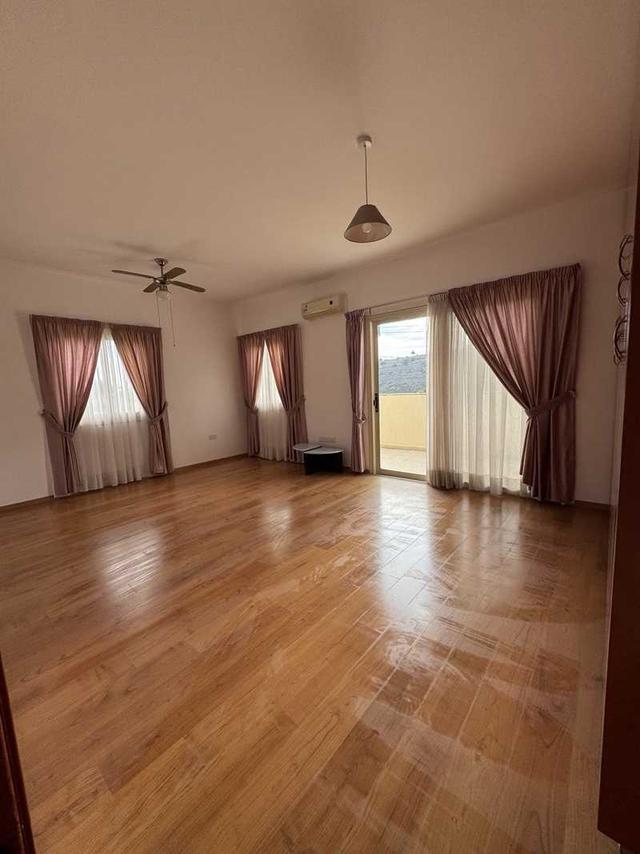 4-bedroom semi-detached to rent: https://www.bazaraki.com/adv/5793622_4-bedroom-semi-detached-to-rent (www.bazaraki.com)